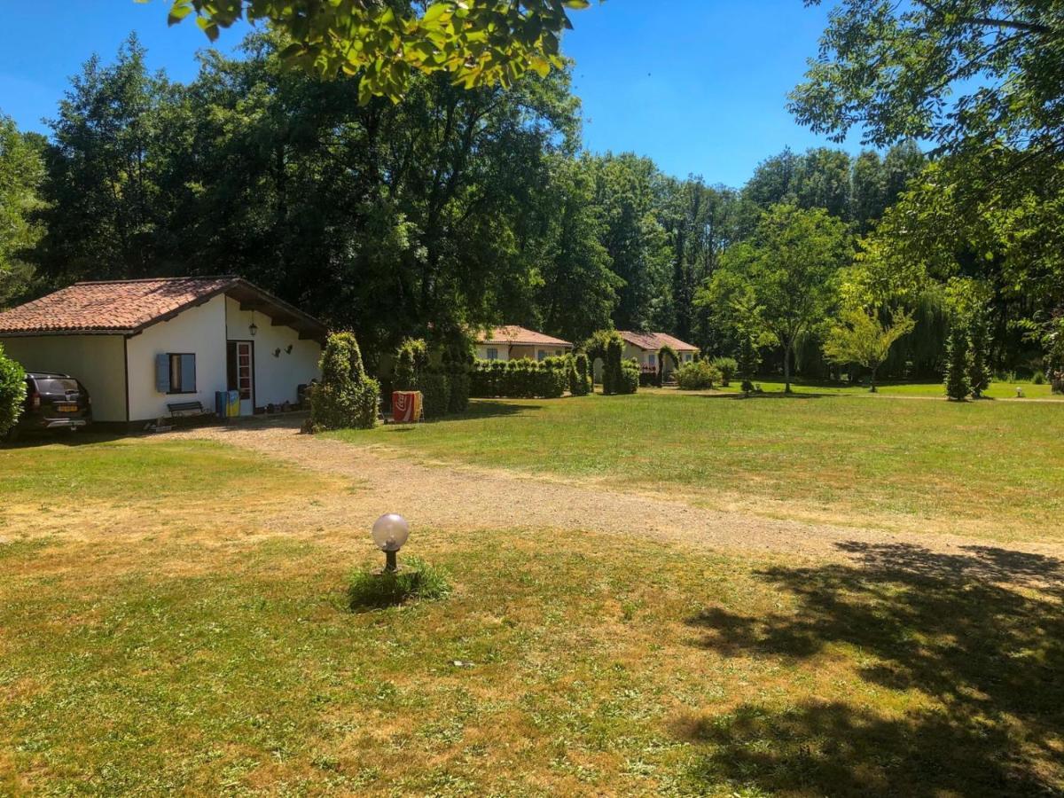 L'Etang Des Mirandes Hotel Varaignes Exterior photo